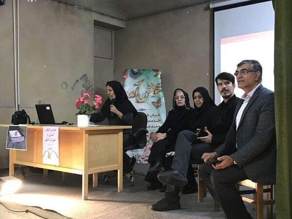 همایش آشنایی با کنکور در دبیرستان عفاف ناحیه ۲ 