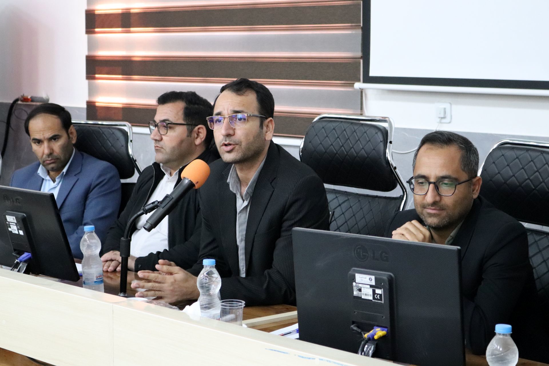 گردهمایی تخصصی مدیران مدارس ابتدایی شهرستان راز و جرگلان با معاون آموزش ابتدایی اداره‌کل استان و روسای ادارات