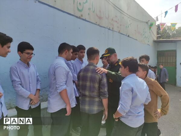 گرامیداشت هفته دفاع مقدس در مدارس منطقه ۱۲