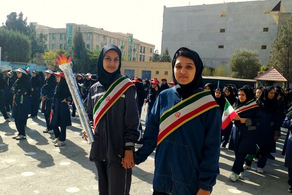 المپیاد ورزشی درون مدرسه‌ای در دبیرستان شهید همت شهرستان ملارد