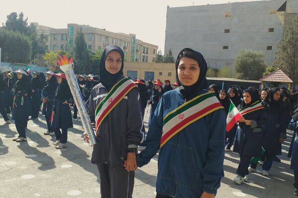 المپیاد ورزشی درون مدرسه‌ای در دبیرستان شهید همت شهرستان ملارد