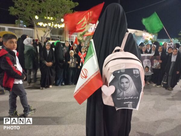 حضور گسترده دانش آموزان خدیجه کبری ابرکوه در گرامیداشت شهدای میناب