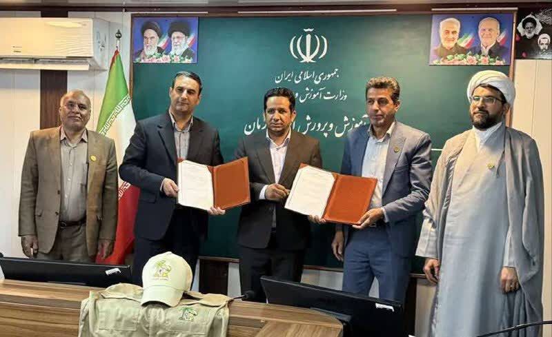 «نخلبان کوچک»؛ طرح مشترک کرمان برای نجات نخلستان‌ها از آفت سرخرطومی خرما