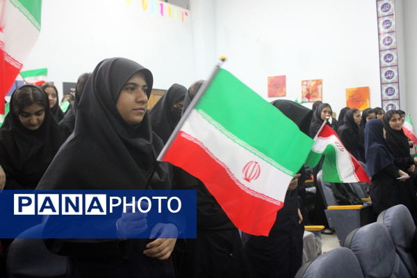 نواختن زنگ آغاز سال تحصیلی ۱۴۰۴-۱۴۰۵ در بوشهر