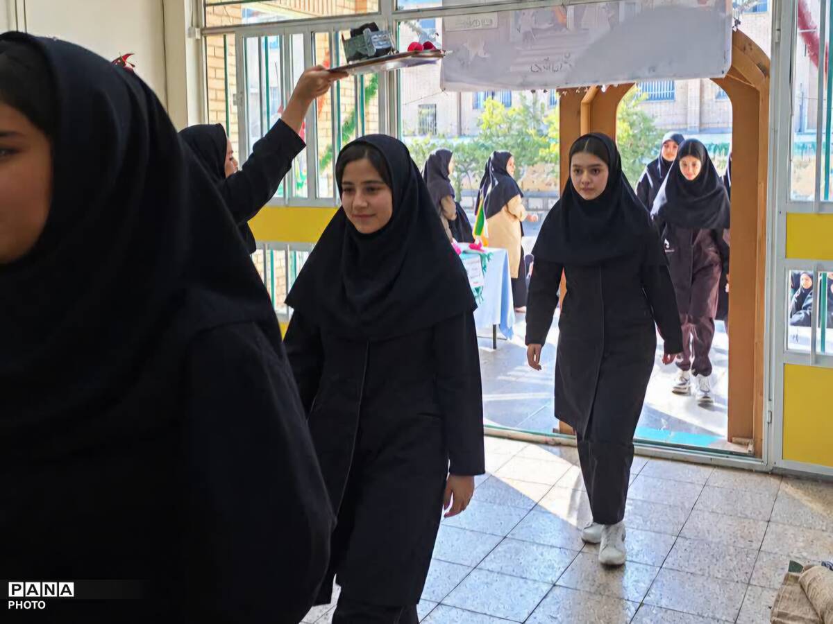اول مهر در دبیرستان لقمان حکیم؛ آغاز سال تحصیلی با شور و نشاط