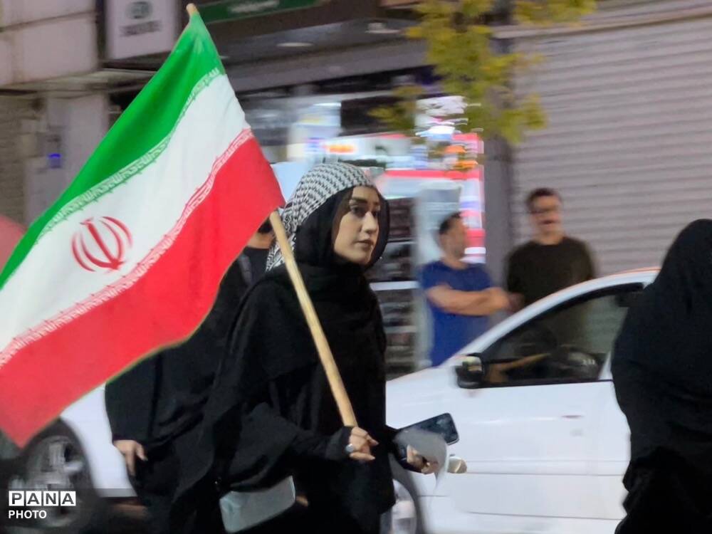 حضور مردم غیور کرج در هشتاد و یکمین شب از تجمعات مردمی
