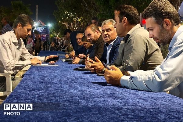 قرار شبانه مردم نسیم شهری در بهارستان دو