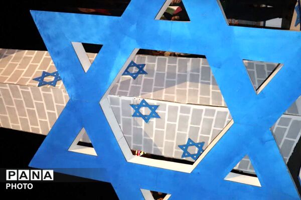آتشِ غیرت در خاکِ قرچک؛ شعله‌هایِ رهایی، نمادهایِ اسارت را سوزاند