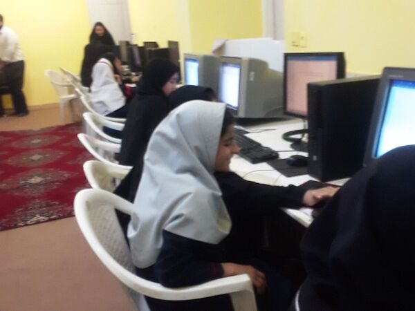 کلاس یادگیری کار با رایانه در کانون لقمان