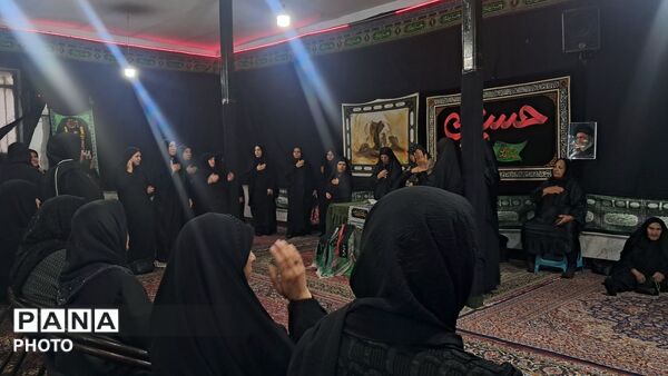 مراسم روضه‌خوانی در مسجد صاحب‌الزمان(عج) عرب آباد چهارباغ