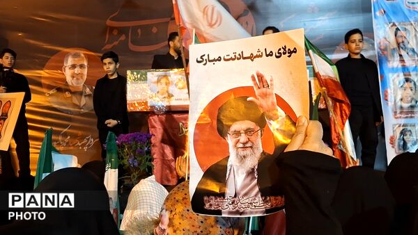 آیین وداع با پیکر دانش آموز شهید محمد حسین دهقان در قم