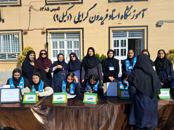 انتخابات شورای دانش آموزی در دبیرستان وکیلی ۹
