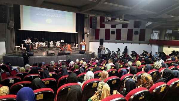 تقدیر و تجلیل از ستارگان درخشان هنرستان هنرهای زیبای اصفهان