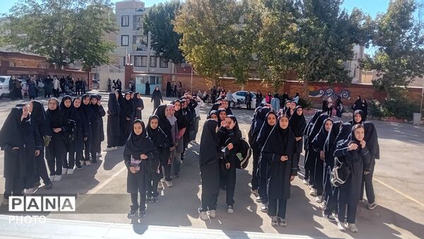 جشن جوانه‌ها در دبیرستان حاج قاسم سلیمانی ملایر 