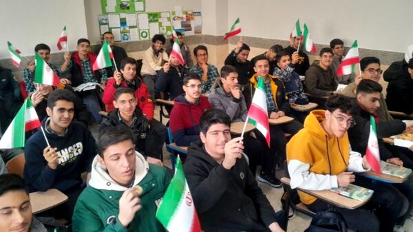 سلسله جشن‌های دهه فجر انقلاب اسلامی و اعیاد شعبانیه در مدارس منطقه پردیس 