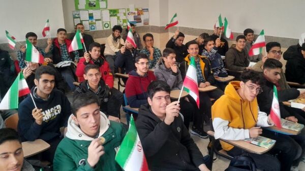 سلسله جشن‌های دهه فجر انقلاب اسلامی و اعیاد شعبانیه در مدارس منطقه پردیس 