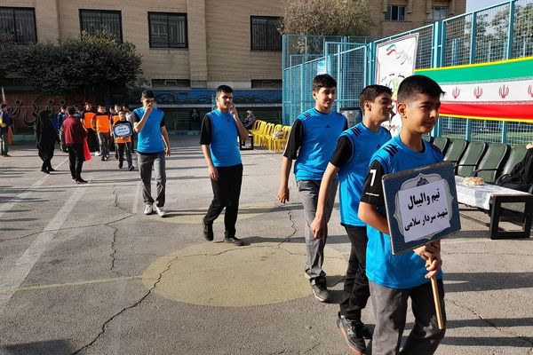 افتتاحیه المپیاد ورزشی درون مدرسه ای در دبیرستان شاهد علامه طباطبایی ناحیه دو شهرری 