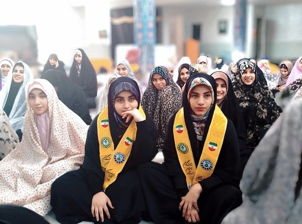 حضور پرشور دانش‌آموزان لرستانی در مراسم اعتکاف 