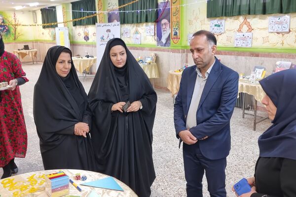 برپایی نمایشگاه صنایع آموزشی و فناوری‌های نوین در دبستان علوی 
