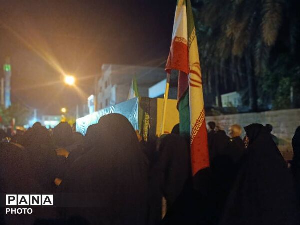 حضور پرشور مردم حاجی‌آباد در آیین‌ گرامیداشت شهدای انقلاب و دانش‌آموزان شجره طیبه