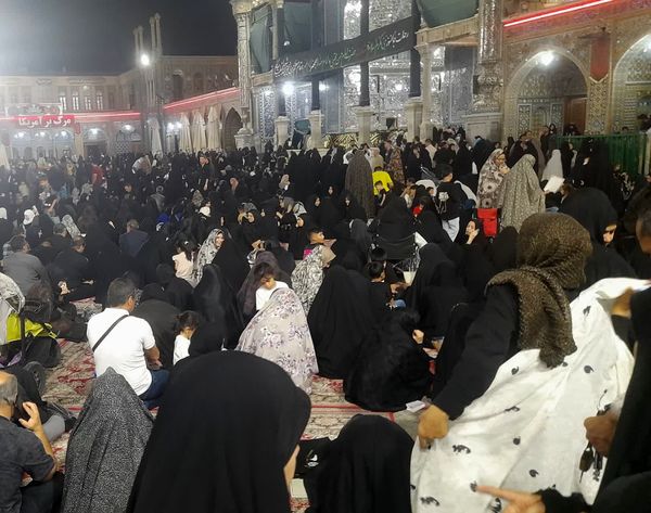 حرم حضرت معصومه(س) در شب شهادت برادر