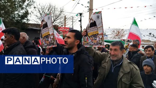 برپایی میز خدمت و نمایشگاه نقاشی در جشن 22 بهمن مارگون