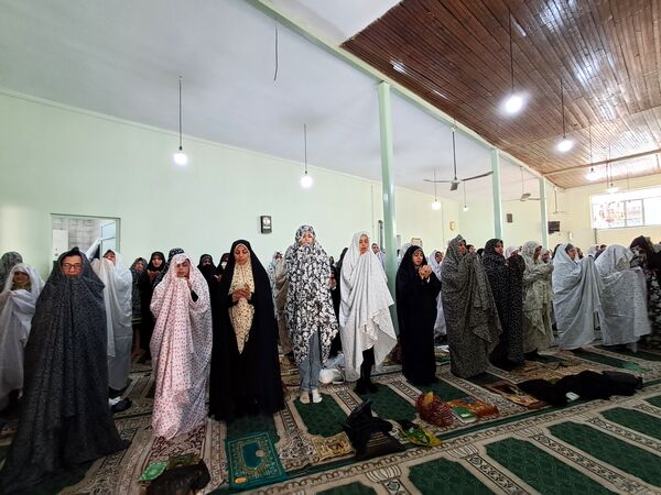 اقامه نماز عید سعید فطر در مسجد جامع جمنان قائمشهر