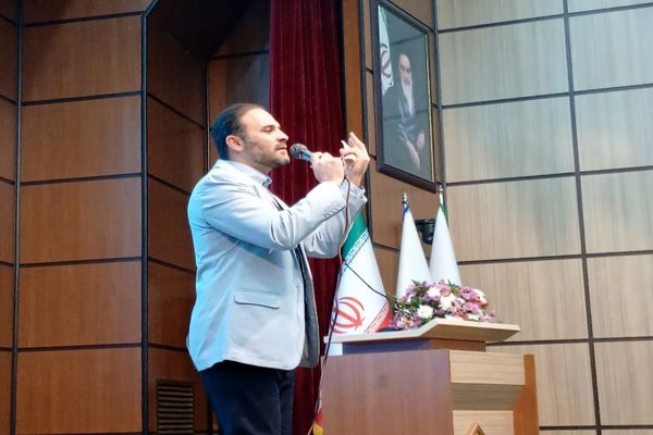 آبین بدرقه ۵۲ دانش‌آموز عمره‌گذار 