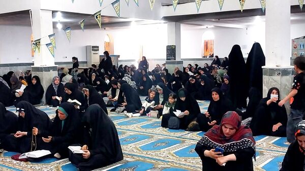 زمزمه دعای عرفه در پارسیان