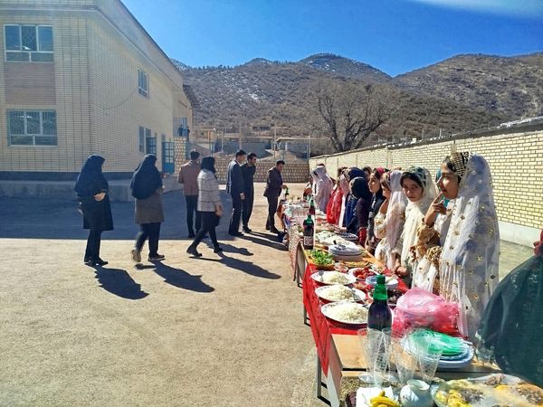 تقدیر از دانش‌آموزان آموزشگاه برکت شهرک مامور