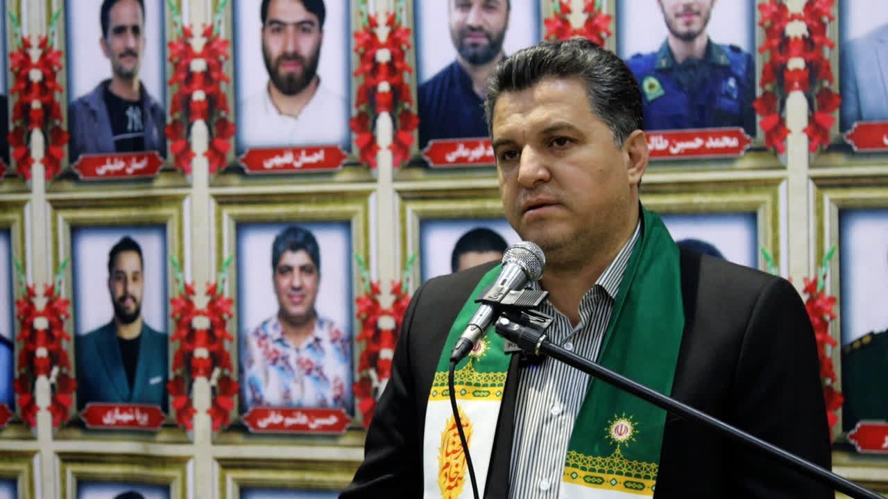 خون پاک شهیدان در کنار صلابت مقام معظم رهبری، استواری ایران را تضمین کرده است