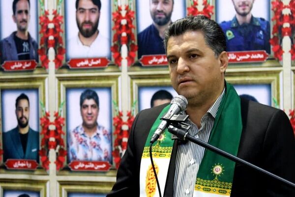خون پاک شهیدان در کنار صلابت مقام معظم رهبری، استواری ایران را تضمین کرده است
