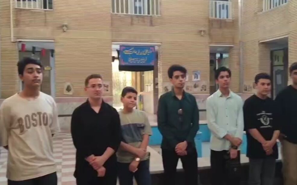 بدرقه پرشور تیم نخبگان قرآنی پسران دشت‌آزادگان ؛جهت اعزام به مسابقات استانی قرآن، عترت و نماز