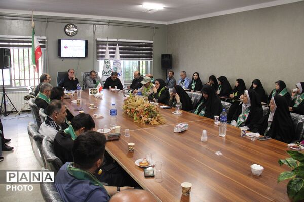 نشست صمیمی نایب رئیس مجلس شورای اسلامی با مربیان پیشتاز و خبرنگاران پانا همدان