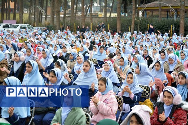 حضور خادمان رضوی در مدرسه قدر بهارستان‌دو