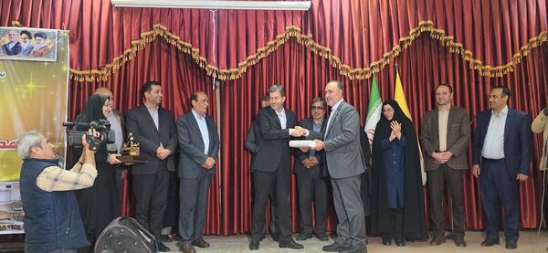  مراسم کلنگ‌زنی همزمان دو پروژه آموزشی در ناحیه چهار اصفهان
