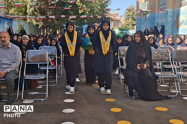 نگاهی به جشن پرشور جوانه‌ها در مدرسه بشارت