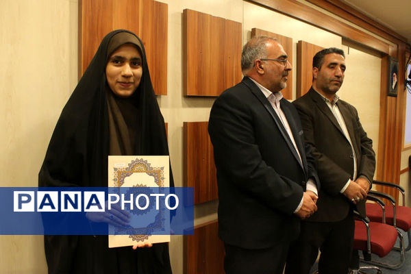 تقدیر از دانش‌آموزخبرنگاران برگزیده رویداد «فرزندان انقلاب» در قم