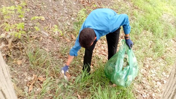 پاکسازی خیابان و کوچه‌های روستای یاسه چای توسط دانش‌آموزان مدرسه ۲۲ بهمن