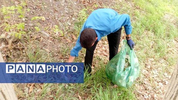 پاکسازی خیابان و کوچه‌های روستای یاسه چای توسط دانش‌آموزان مدرسه ۲۲ بهمن
