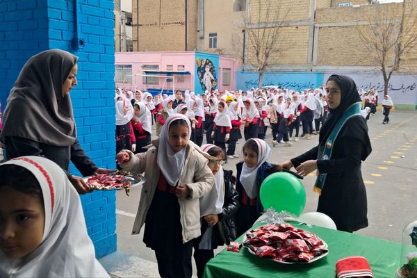جشن ولادت امام زمان(عج) در دبستان عمار رباط‌کریم