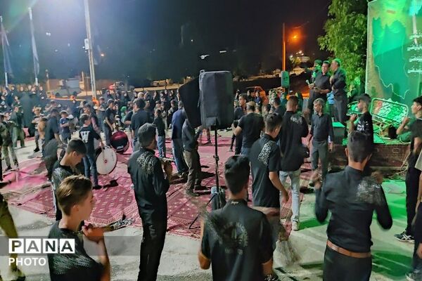 هیئت زنجیر زنی در هشتمین شب از ماه محرم الحرام در حسینیه شهدای شهر بار