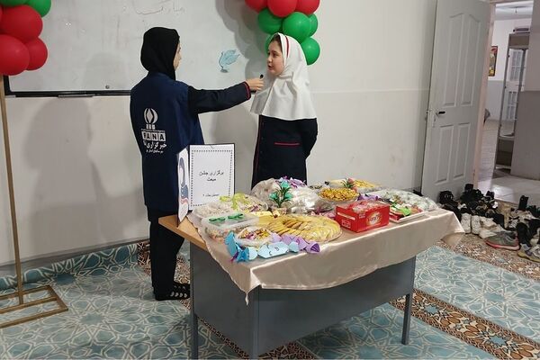 جشن مبعث رسول خدا در دبستان دخترانه بعثت۲
