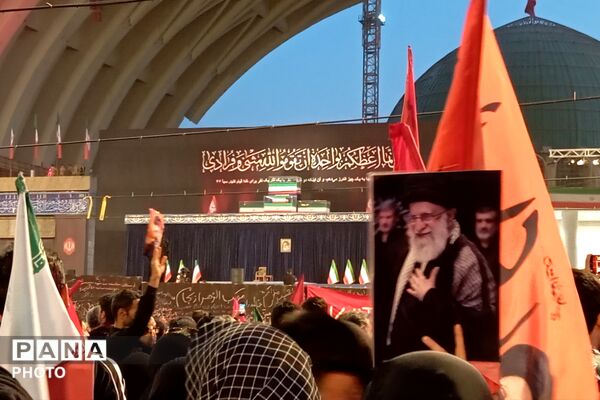 حضور غیور مردان چهارمحال و بختیاری در آیین وداع و تشییع رهبر شهید انقلاب اسلامی ایران