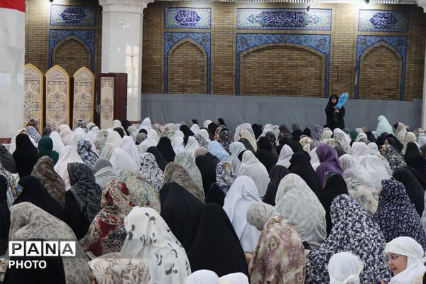 نمایشگاه فرهنگی هنری دانش‌آموزان در نماز جمعه باقرشهر و کهریزک 