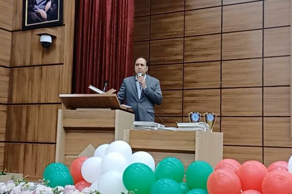 تقدیر از دانش‌آموزان دبیرستان هیات امنایی البرز در اردوگاه استانی شهید محمد منتظری شهریار 