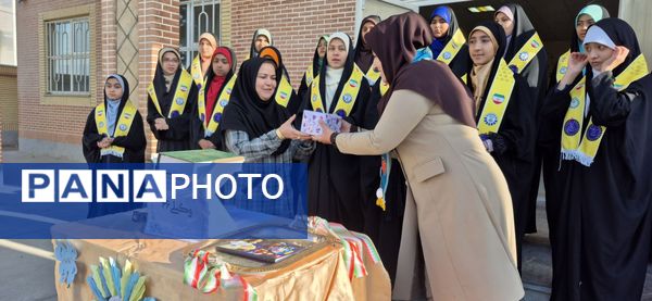 آیین بزرگداست میلادحضرت زینب(س) و روز پرستار در دبیرستان وکیلی ۶۶ نیشابور