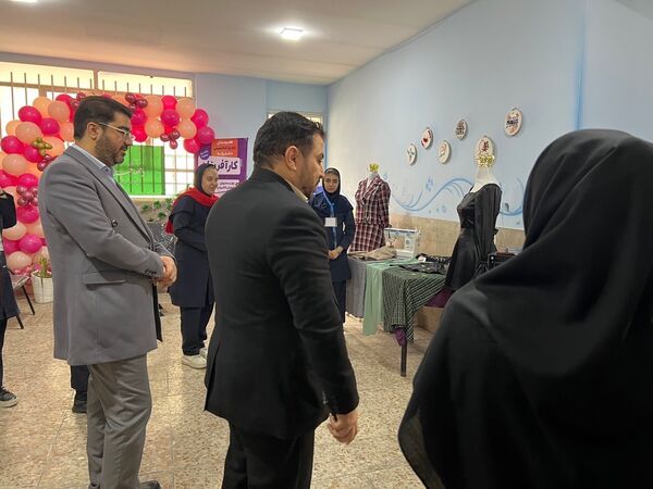 برگزاری جشنواره هفته ماها در مدرسه کارآفرینان بهارستان 2