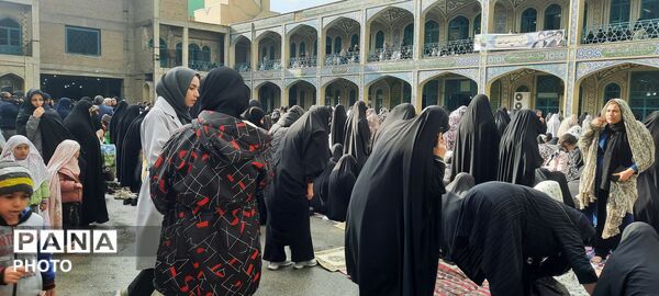 نماز باشکوه فطر در شهرکرد 