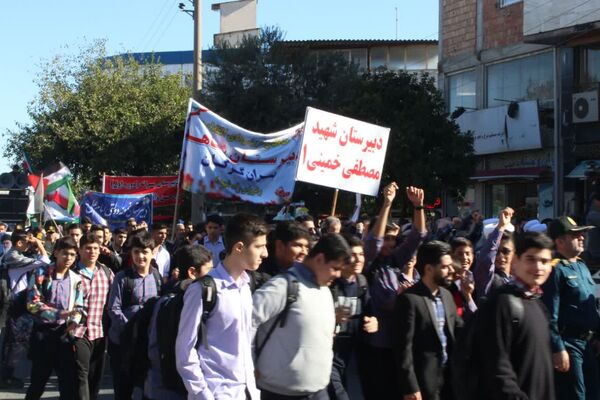 خروش دانش‌آموزان گرگانی در روز حماسه و بصیرت